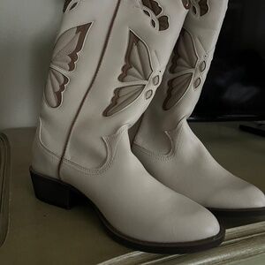 Beige Cowboy boots